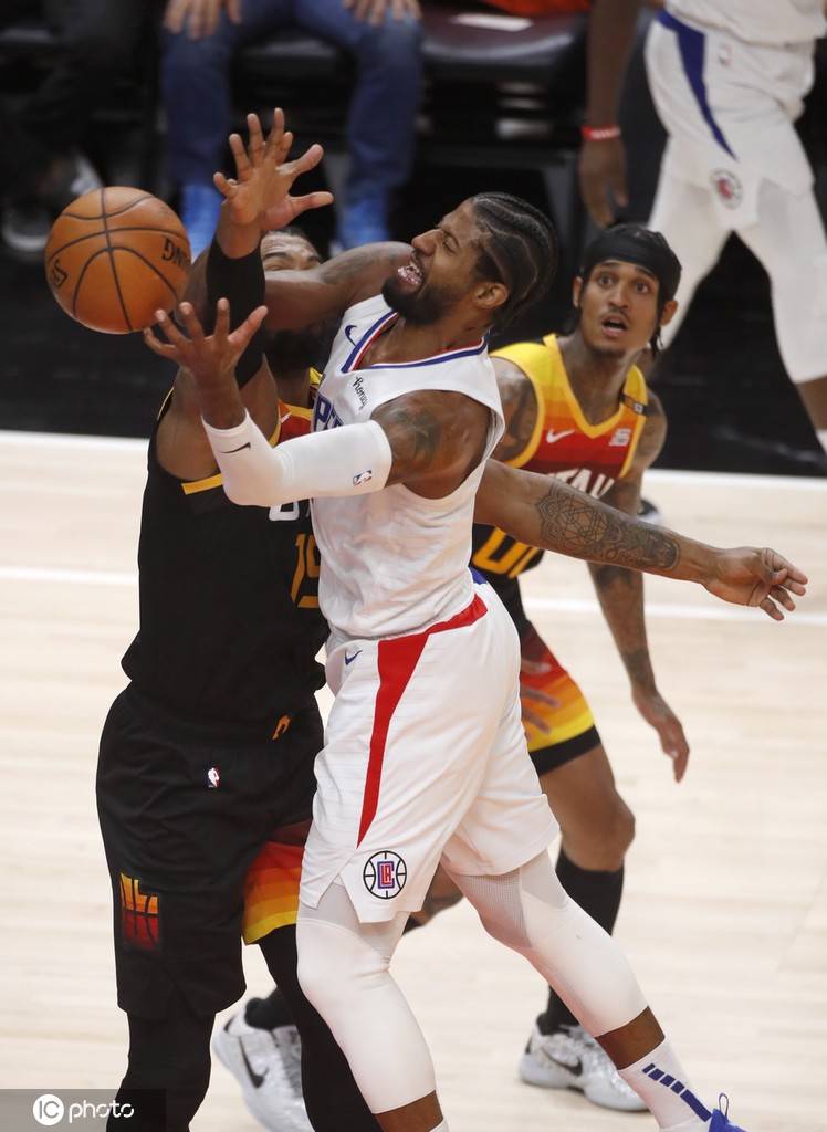 快船碾压雄鹿,费沃斯绝境逆转 快船碾压雄鹿,费沃斯绝境逆转