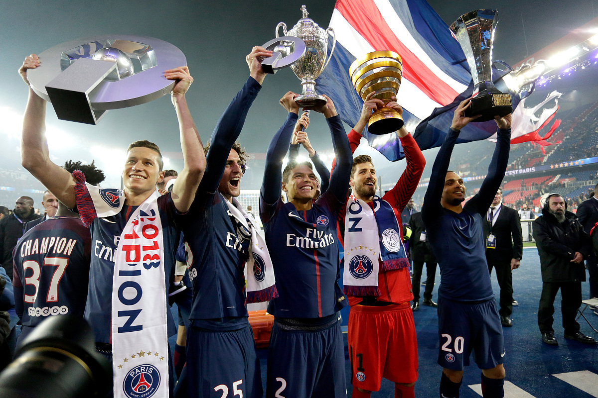 足坛巨星备战欧冠,球迷热议阵容的简单介绍 足坛巨星备战欧冠,球迷热议阵容的简单介绍