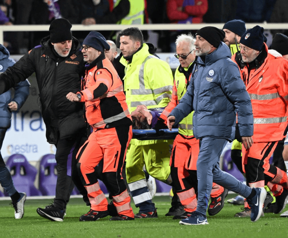 ac米兰-包含佛罗伦萨客场逆转战胜，球迷沸腾欢呼的词条