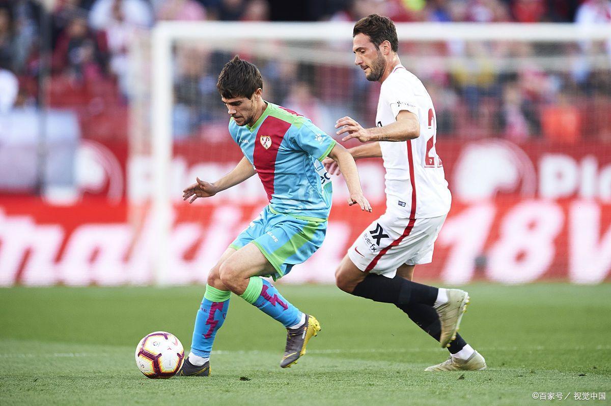 包含比利亚雷亚尔客场不敌，积分滑落的词条