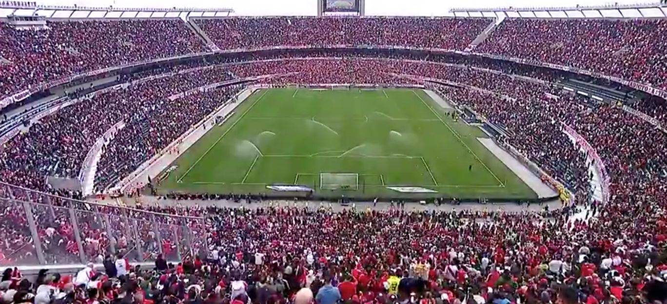 河床队总决赛夺冠热情洋溢球迷分外欢呼