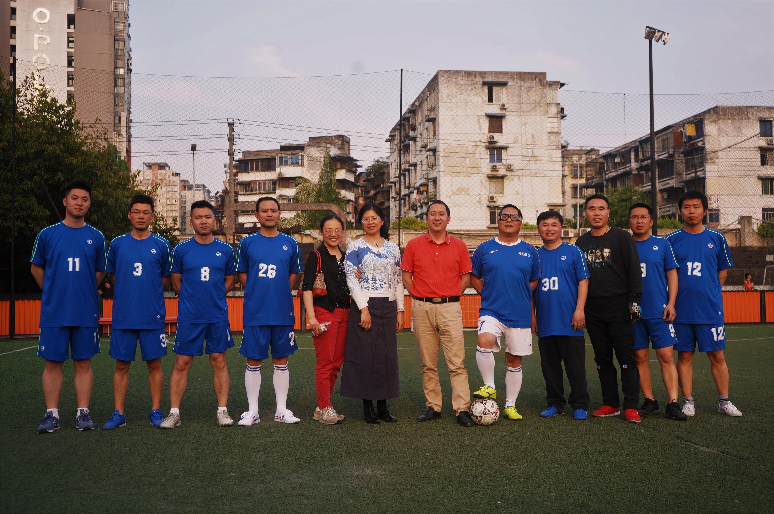 米兰真人-全队合作默契，赢得胜利光荣的简单介绍