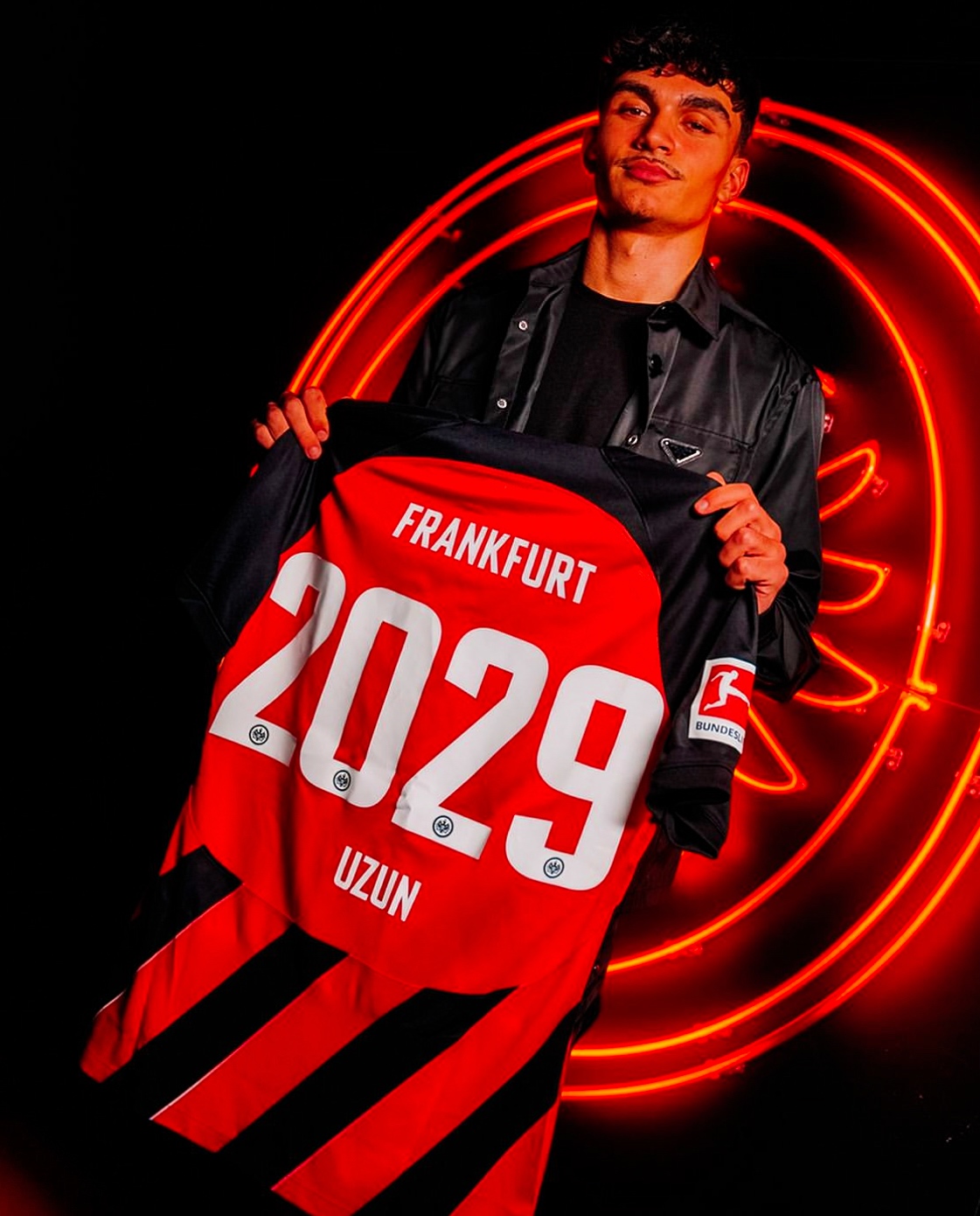 乌龙乌黑球员遭嘲讽,表现不佳引众怒 乌龙乌黑球员遭嘲讽,表现不佳引众怒