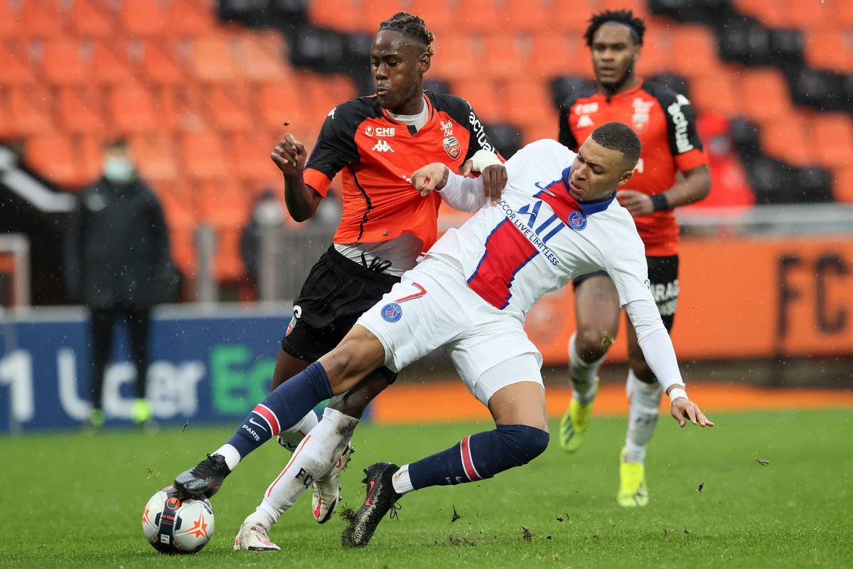 米兰体育app-亚眠客场击败摩纳哥，取得惊人胜利