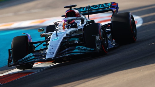 包含威廉姆斯横扫法拉利，拉塞尔带队取胜的词条