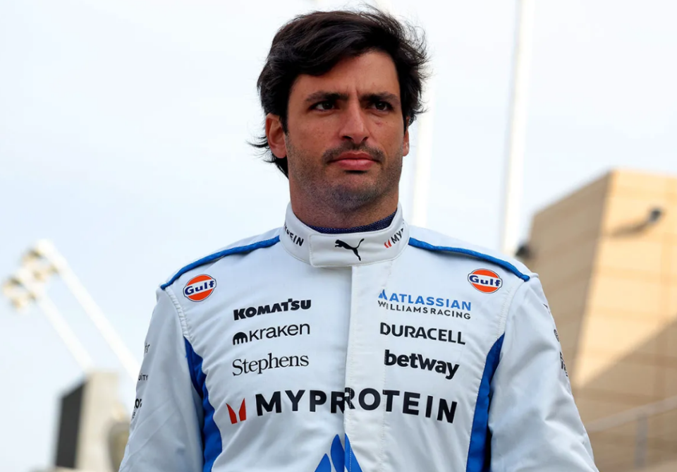 米兰体育-红牛车队翻盘雷诺车队,塞恩斯状态火热的简单介绍