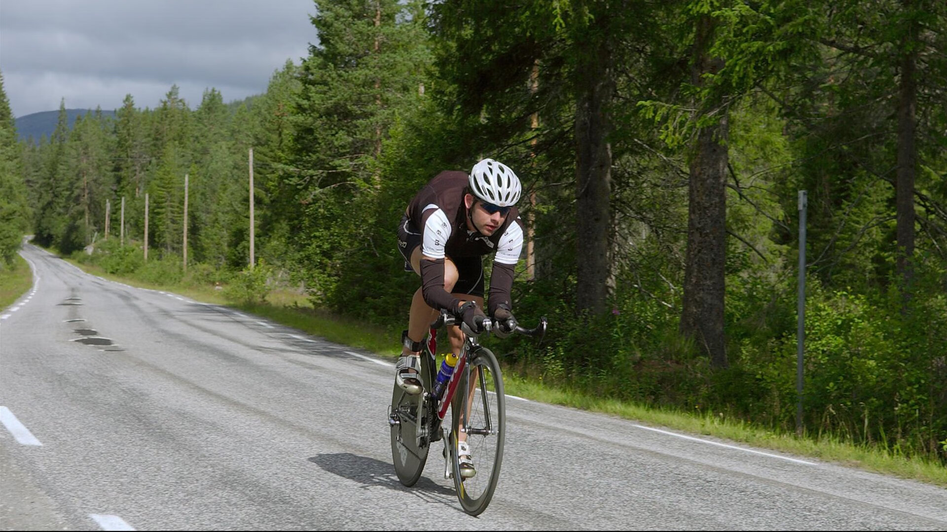 米兰体育入口-从几内亚粉碎尤文到库尔图瓦式接管,足球世界的唯一性瞬间如何定义历史